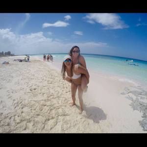 Meet your Posher, Carli